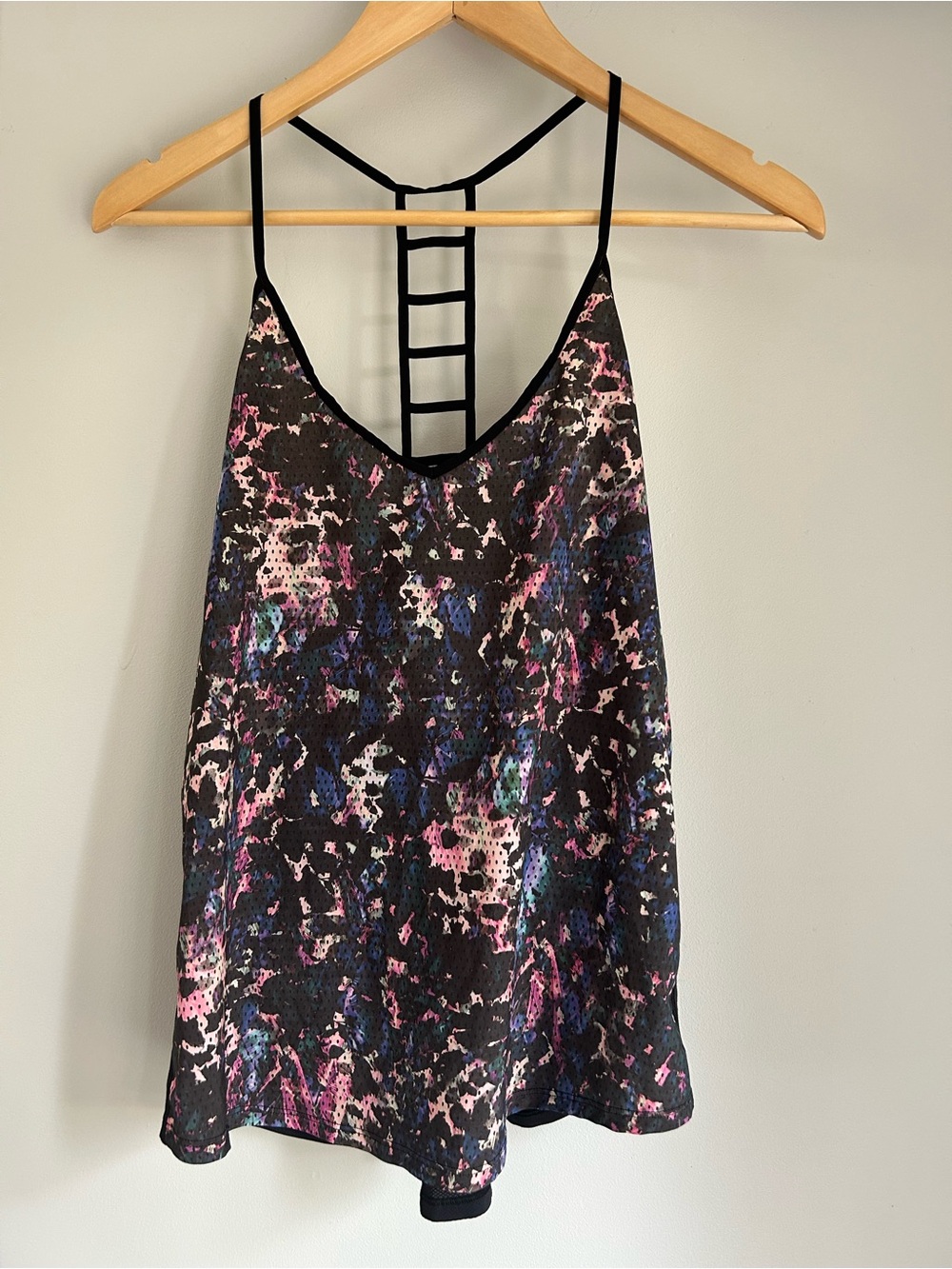 Lululemon Breezy Singlet Size 8